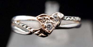 Női ezüst(Ag) gyűrű apró kövekkel, jelzett, méret: 57,  br: 1,7 g