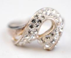 Női ezüst(Ag) gyűrű apró kövekkel, jelzett, méret: 56,  br: 3,4 g