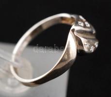 Női ezüst(Ag) gyűrű apró kövekkel, jelzett, méret: 59,  br: 2,1 g