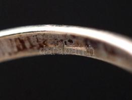 Női ezüst(Ag) gyűrű apró kövekkel, jelzett, méret: 59,  br: 2,1 g