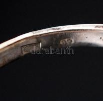 Női ezüst(Ag) gyűrű apró kövekkel, jelzett, méret: 58,  br: 2,2 g