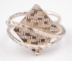 Női ezüst(Ag) gyűrű, jelzett, méret: 58,  nettó: 3,3 g