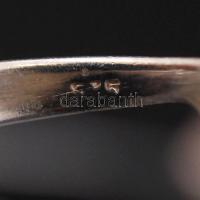 Női ezüst(Ag) gyűrű apró kövekkel, jelzett, méret: 54,  br: 3,6 g