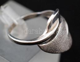Női ezüst(Ag) gyűrű, jelzett, méret: 58,  nettó: 3 g