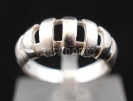 Női ezüst(Ag) gyűrű, jelzett, méret: 57,  nettó: 4,4 g
