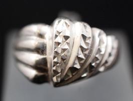 Női ezüst(Ag) gyűrű, jelzett, méret: 55,  nettó: 4,2 g