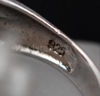 Női ezüst(Ag) gyűrű apró kövekkel díszítve, jelzett, méret: 54,  nettó: 5,6 g