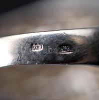 Női ezüst(Ag) gyűrű apró kövekkel díszítve, jelzett, méret: 54,  nettó: 5,6 g