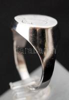 Ezüst(Ag) pecsétgyűrű, jelzett, méret: 65,  nettó: 8,2 g