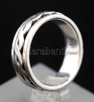 Ezüst(Ag) pecsétgyűrű, jelzett, méret: 63, nettó: 8,6 g