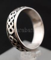 Ezüst(Ag) férfi gyűrű, jelzett, méret: 67, nettó: 7,1 g