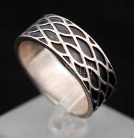 Ezüst(Ag) férfi gyűrű, jelzett, méret: 63, nettó: 8,2 g