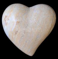 Héra József (1976- ): Szív. Márvány, jelzett, 8×8 cm