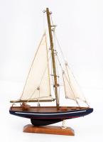 Fából készült vitorláshajó modell, szép állapotban, m: 28 cm