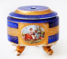 Csehszlovák porcelán dobozka, kopásnyomokkal, jelzett, d: 7,5 cm, m: 6,5 cm