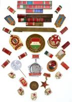 30db vegyes magyar és külföldi szocialista jelvény, szalagsáv, kitüntetés, közte 1980. "35. Dís...