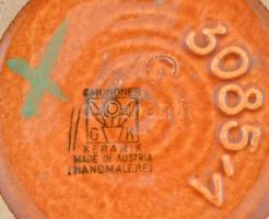 2 db népi motívumos osztrák mázas kerámia kancsó és váza, hibátlanok, m: 25 és 29 cm