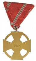 1946. "Magyar Köztársasági Érdemérem arany fokozata" aranyozott bronz kitüntetés a polgári...