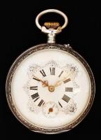 Gazdagon díszített ezüst (Ag.) zsebóra, jelzett, a belső fedele fém, működik, bruttó 65,8 g