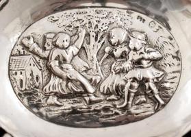 Ezüst hamutartó, áttört peremű, Ag., nettó:31gr., jelzett, 10cm /Silver ashtray, pierced rim, Ag, ne...