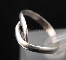 Ezüst gyűrű, Ag., nettó: 1,9gr., jelzett, méret:62 /Silver ring, Ag, net.. 1,9gr, marked, size: 62