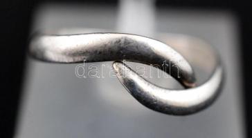 Ezüst gyűrű, Ag., nettó: 1,9gr., jelzett, méret:62 /Silver ring, Ag, net.. 1,9gr, marked, size: 62