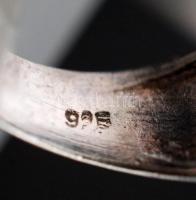 Ezüst gyűrű, Ag., nettó: 7,1gr., jelzett, méret:57 , kis hibával /Silver ring, Ag, net.. 7,1gr, mark...