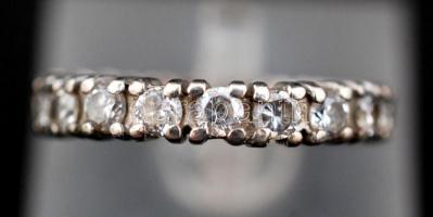 Ezüst gyűrű kővel, Ag., bruttó: 3,9gr., jelzett, méret:53 /  Silver ring with stone, Ag, gross: 3,9g...