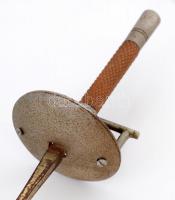 Régi, magyar gyártmányú gyakorló vívókard, fa markolattal, "MEO" felirattal, kopásnyomokka...