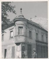 cca 1935 Budapesti városképek, Reich Péter Cornel hagyatékából 4 db vintage fotó, kettő pecséttel jelölve, valamennyi feliratozva, 21x18 cm és 23x18 cm közötti méretekben