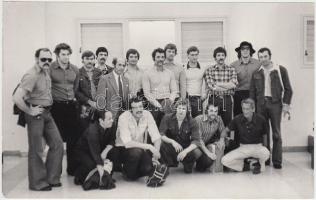 1976 Vízipólósok, köztük LakyKároly és még sokan mások, Jose Agraz által jelzett fotó, sarka hibás, 11x18cm