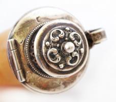 XIX. sz. vége: Adler Fülöp és fia. Ezüst szerelékes, jelzett tajtékpipa, bőr tokkal, rajta, szerencs...