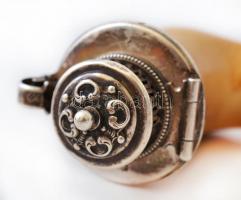 XIX. sz. vége: Adler Fülöp és fia. Ezüst szerelékes, jelzett tajtékpipa, bőr tokkal, rajta, szerencs...