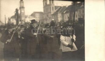 1925 Besztercebánya, Banska Bystrica; Oskar Petrogalli temetése, Fotograf Soula Jos. 2 db fotólap / two original funeral photos