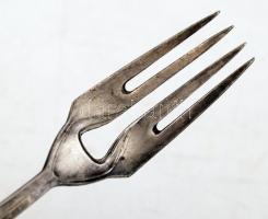 cca 1900 Jelzett, ezüstözött, halas étkészlet. 6 villa és kés / cca 1900 Fish fork and knife set. Si...