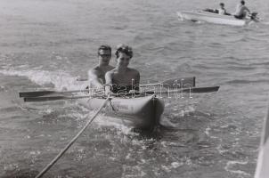 1968 Velencei-tó, fotós kirándulás,  Keveházi János felvételei, 17 db korabeli negatívról modern nag...