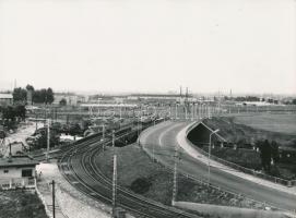 1973 Budapest, Albertfalvai kitérőnél épülő és az elkészült felüljáró, 7 db vintage fotó, 18x24 cm