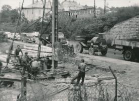 1973 Budapest, Albertfalvai kitérőnél épülő és az elkészült felüljáró, 7 db vintage fotó, 18x24 cm