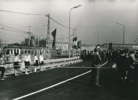 1973 Budapest, Albertfalvai kitérőnél épülő és az elkészült felüljáró, 7 db vintage fotó, 18x24 cm