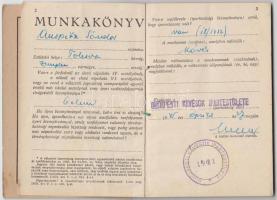 1945 Munkakönyv a Budapesti Kávésok Ipartestülete bélyegzőjével, okmánybélyeggel (1 pengő, 1 ft.), p...