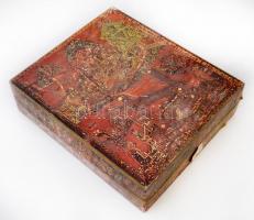 cca 1965 Tokaji aszú és szamorodni, két kisüveg pohárral kissé megviselt díszdobozban / Unopened bot...