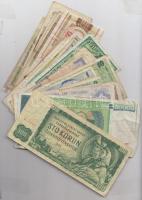 64db-os vegyes külföldi bankjegy tétel, közte Jugoszlávia, Románia, Szovjetunió T:vegyes
64pcs of v...