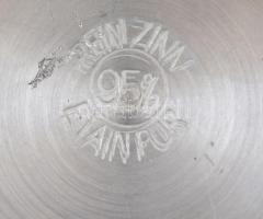 7 db különféle, jelenetekkel díszített, nagyrészt osztrák ón pohár, 6 db kicsi, 1 db nagy, jelzettek...