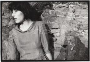 cca 1985 Molnár-Csikós Virág jelzés nélküli vintage fotósorozata, 4 db fotó, 15x22 cm