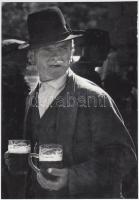 cca 1964 Balogh László: Meleg nyári napon, feliratozott vintage fotóművészeti alkotás, 23x16 cm