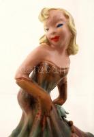 Komlós kerámia, primadonna, festett mázas kerámia, apró festék hibákkal, jelzett, m:35 cm, d:28 cm