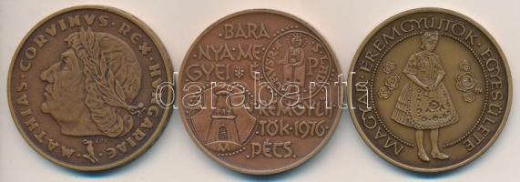 Csúcs Ferenc (1905-1999) 1974. "MÉE Budapest - Mátyás király / Buda" Br emlékérem (42,5mm) + Nagy István (1920-) 1976. "Baranya megyei éremgyűjtők 1976. Pécs / 900 éves a Dukász korona" Br emlékérem (42,5mm) + Fritz Mihály (1947-) 1984. "MÉE / 10 éves a Kalocsai Csoport" Br emlékérem (42,5mm) T:1-,2