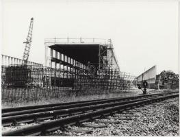 cca 1970 Budapest, Építkezés a metró Örs vezér téri végállomásánál, 4 db vintage fotó, 18x24 cm és 20x30 cm