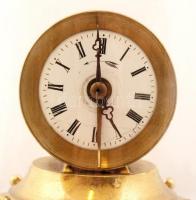 cca 1900 V.R Breveté Paris asztali óra,  Napóleon réz figurával, működik. A porcelán számlapon hajsz...