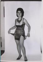 cca 1975 Szilveszter éjszakája előtti főpróba, 11 db finoman erotikus fénykép, korabeli negatívokról...